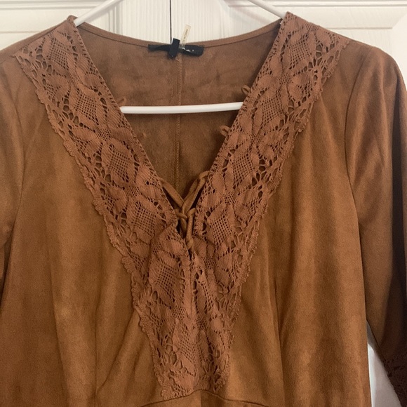 Genuine Suede Ryu S shapley/flowy top - Picture 2 of 4